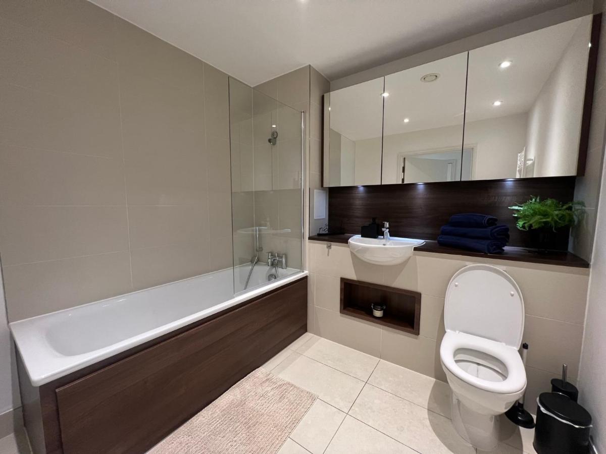 Modern 2Br 2Ba Apt Wparking Sleeps 6 Comfortably London Ngoại thất bức ảnh