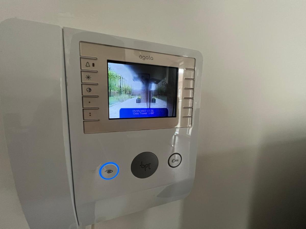 Modern 2Br 2Ba Apt Wparking Sleeps 6 Comfortably London Ngoại thất bức ảnh